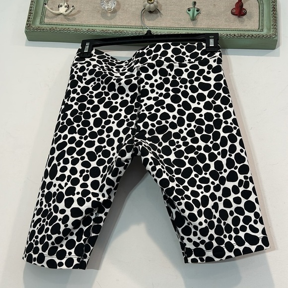 Nike RARE SPORTSWEAR ESSENTIAL Dalmatian BIKE SHORTS women’s small nwot - Picture 3 of 6